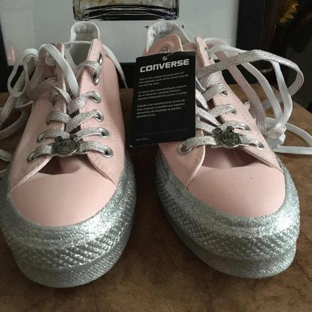 CONVERSE X MILEY CYRUS NIB AUTHENTIC CANVAS STYLE SNEAKERS